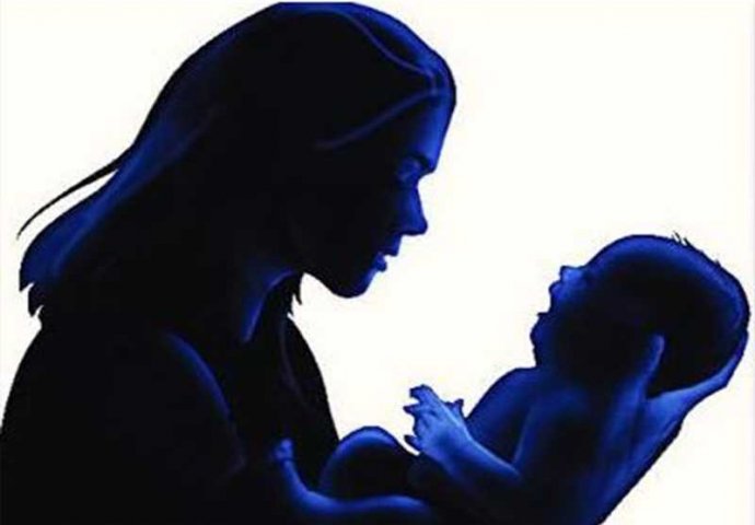 BEBU BACILI IZ VOZILA KAKO BI SILOVALI NJENU MAJKU (19): Maleno umrlo od povreda glave!