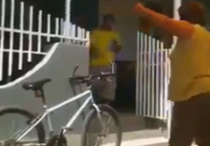 Vidno iznervirana žena došla je po muža u kladionicu, nakon čega se rasplamsala neviđena svađa (VIDEO)