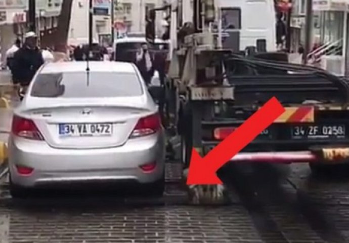 Parkirao je auto gdje je zabranjeno: Ovaj kamion ga je odstranio za manje od jedne minute! (VIDEO)