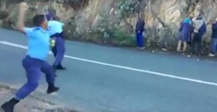 OVAKO KAŽNJAVA POLICIJA U AFRICI: Pogledajte šta su uradili lopovima koji su krali voće! (VIDEO) 