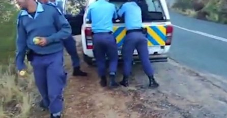 Ovako kažnjava afrička policija: Pogledajte šta su uradili lopovima koji su krali voće na pijaci! (VIDEO)