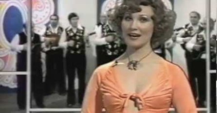 PO NJU JE SLAO VOZAČA I LUKSUZNI AUTO: Bila je Titova miljenica i najljepša jugoslavenska pjevačica i voditeljica (VIDEO)
