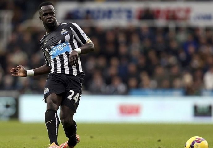 TIOTE U SRCIMA NAVIJAČA SA ST. JAMES PARKA: Pokrenuta peticija da se penzioniše broj 24 kojeg je nosio tragično preminuli fudbaler!