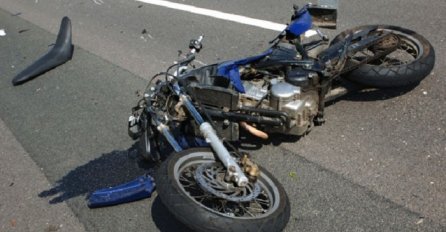 Strašna saobraćajna nesreća u Goraždu: Motociklista pokosio troje djece na trotoaru, poginula djevojčica