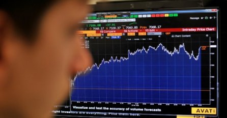 Strmoglavi pad vrijednosti funte nakon izbora u Velikoj Britaniji