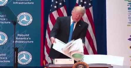 Teatralni Trump bacao papire po podu, nezadovoljan izvještajima 