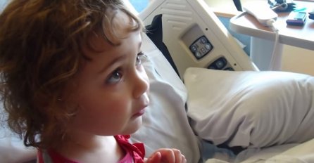 Velika sestra prvi put susreće novorođenog brata, njezina reakcija će vam rastopiti srce (VIDEO)