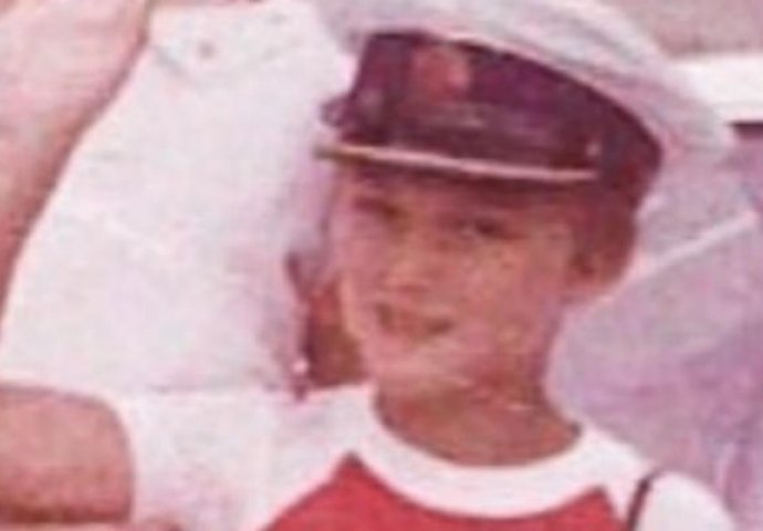 DANAS SVI MUŠKARCI UZDIŠU ZA NJOM: Ima 15 godina mlađeg dečka, a nikada nećete pogoditi ko je!