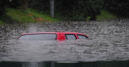 VANREDNA SITUACIJA U SRBIJI: Bujične poplave odnijele mostove, do nekih ljudi NE MOŽE DA SE DOĐE