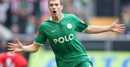 NAVIJAČI VUKOVA NISU GA ZABORAVILI: Pogledajte kako Edin Džeko vodi navijanje na Volkswagen Areni!