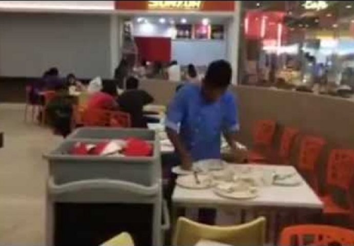 Snimao je konobara koji je pospremao stol u restoranu, ono što je uslijedilo ga je ostavilo bez riječi (VIDEO)