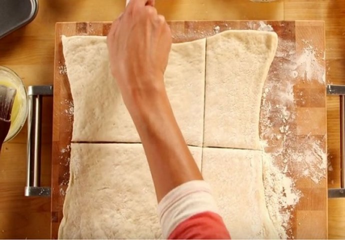 Isjekla je tijesto od Pizze na 6 komada, njen sljedeći potez će vam natjerati vodu na usta (VIDEO)