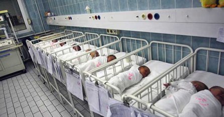 OSUĐENA ZBOG NESAVJESNOG DJELOVANJA: Bolnica greškom zamjenila bebe te sada porodicama plaća 90.000 eura