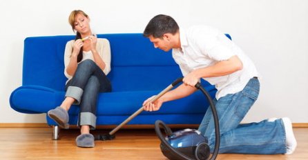 MUŠKARCI OPREZ: Evo šta žene rade kad im VI ne pomažete dovoljno u obavljanju kućnih poslova