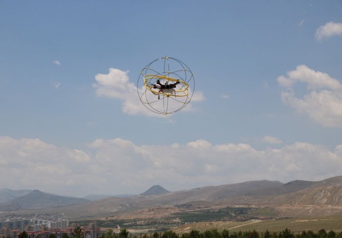 KONYA: Studenti iz Turske osmislili "okrugli kavez" koji štiti dron prilikom pada