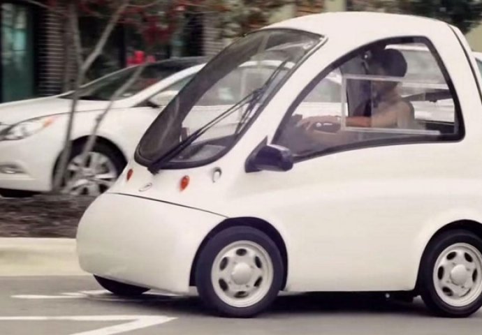 Izgleda kao sasvim običan automobil, ali pogledajte šta se desi kad se vrata otvore (VIDEO)