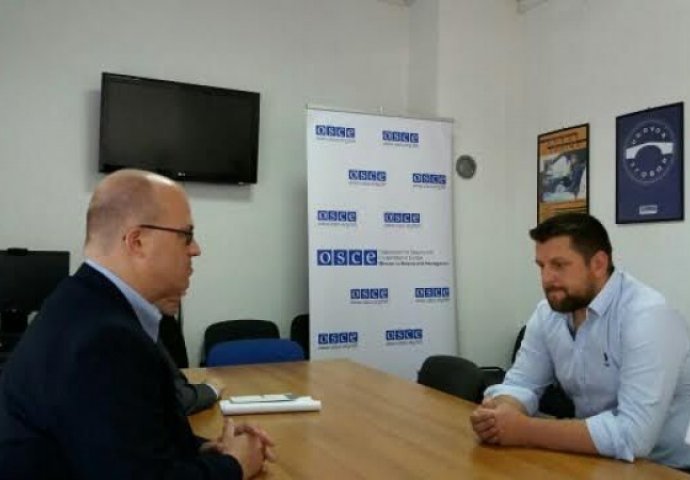 Moore: Srebreničani imaju našu podršku