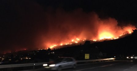 NI KANADERI NE MOGU POMOĆI: Požar se širi, puše snažna bura (FOTO)