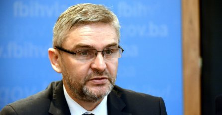 Poziva na dijalog i institucionalno rješavanje problema