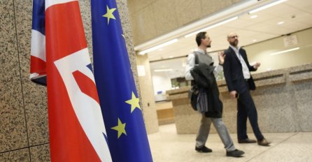 EU i Velika Britanija započeli pregovore o Brexitu