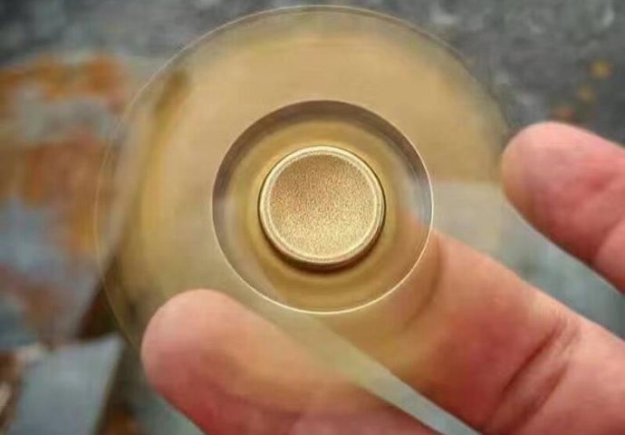 DRUŠTVENE MREŽE SU POLUDJELE: Da li je ovo najljepši fidget spinner na svijetu? 