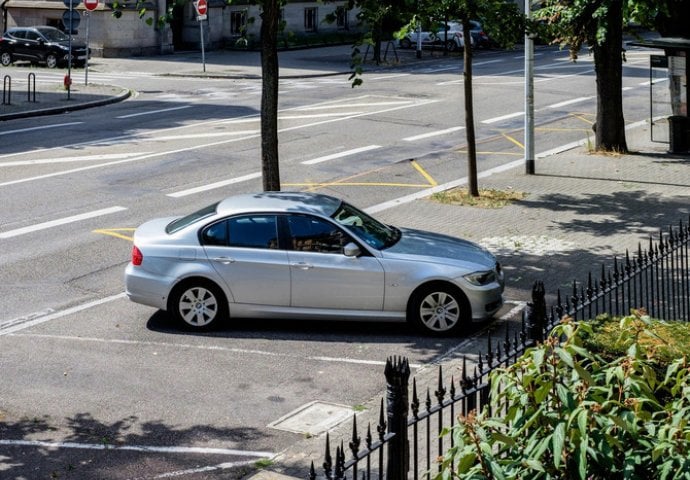 Ostavili ste auto parkiran na suncu? Ako je parkiran duže od ovog vremena, ulazite u SMRTONOSNU ZAMKU