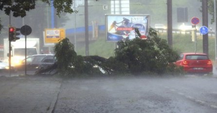 HAOS u Njemačkoj: Tornado u Hamburgu, ima mrtvih