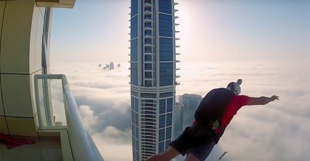 Skočio je sa 200 metara visokog nebodera u gustu maglu, pogledajte kako izgleda taj zastrašujući skok (VIDEO)