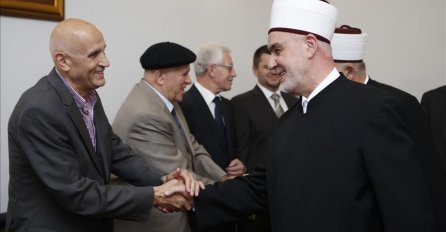 Bajramski prijem kod reisa Kavazovića: Baklava za goste, bajram-banka za najmlađe