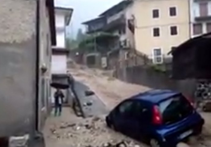 ALARMANTNO I U ITALIJI: Obilna kiša uzrokovala bujice koje su nosile sve pred sobom! (VIDEO)