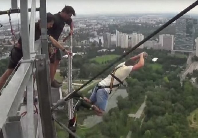 Bosanka kupila mužu poklon za pamćenje zbog kojeg je morao da skoči sa visine od 152 metra! (VIDEO)