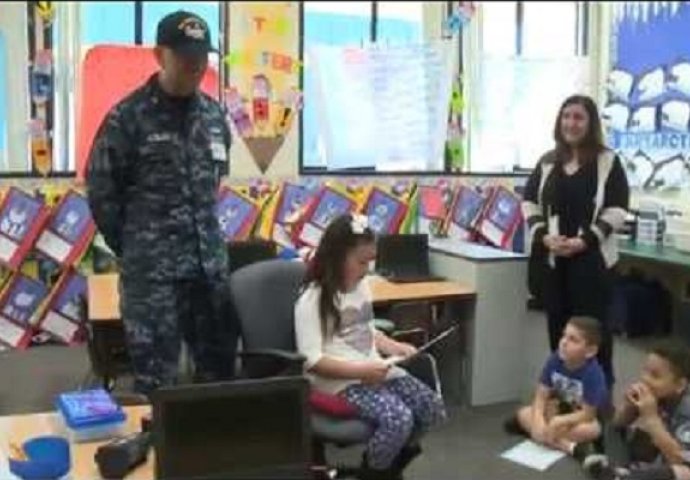 Kćerka je čitala pismo koje je napisala za svog tatu vojnika, ali nije imala pojma ko je iza njenih leđa! (VIDEO)