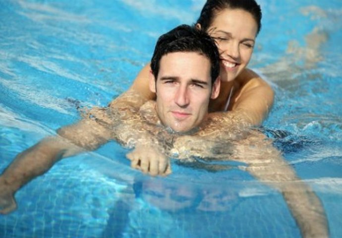 OPREZ: Ako vas tokom plivanja uhvati jak grč, može doći do ozbiljne povrede noge i davljenja...