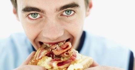 Ovih 5 bolesti  prijeti ljudima koji jedu prebrzo