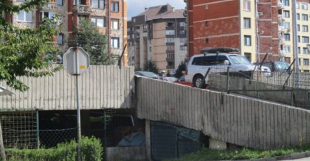 POŽAR U JAVNOJ GARAŽI U SARAJEVU: Povrijeđen čuvar