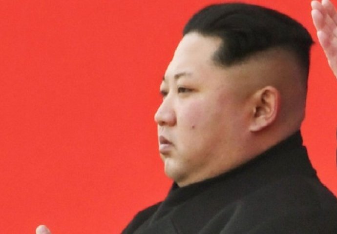 Sjeverna Koreja fotošopira samo jedan detalj na licu Kim Džong Una, jer ga on posebno FRUSTIRA (FOTO)