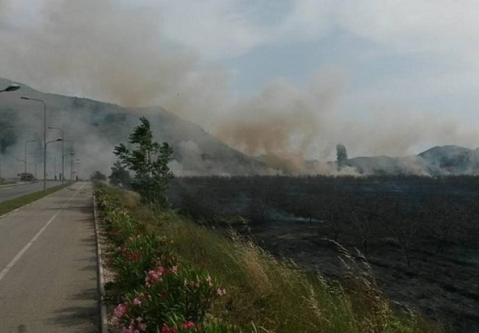 Vatra ne prijeti kućama u okolini Trebinja