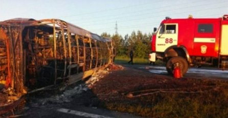 RUSIJA: U sudaru kamiona i autobusa 14 mrtvih, među kojima i dvoje djece