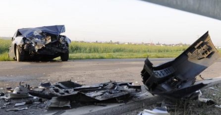 STRAVIČAN SUDAR AUTOBUSA I AUTOMOBILA: Četiri osobe POVRIJEĐENE! 