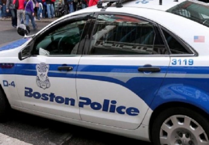 Automobil uletio u masu ljudi u Bostonu, ima povrijeđenih