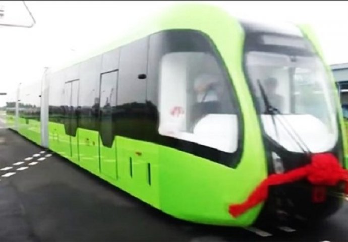 Ispred vremena: Kinezi predstavili voz bez vozača i šina! (VIDEO)