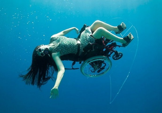 Junakinja u invalidskim kolicima: Nećete vjerovati šta radi ova djevojka (VIDEO)