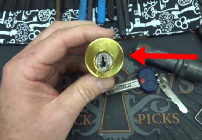 Bravar je dobio neobičnu bravu i ključ, nije mogao da vjeruje da ovako nešto postoji (VIDEO)