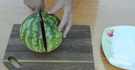 Japanski farmer uzgaja lubenice kakve u životu nikada niste vidjeli! (VIDEO)