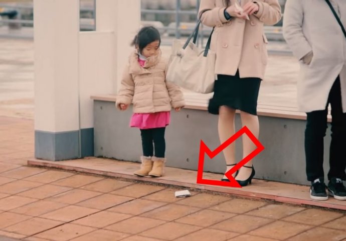 Stranci su ispustili svoje novčanike pred djecom, morate vidjeti kako su mališani reagirali (VIDEO)