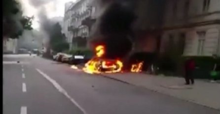 ŽESTOKI OKRŠAJI POLICIJE I DEMONSTRANATA: Objavljena snimka iz Hamburga, grad izgleda kao da je nastupila apokalipsa (VIDEO)