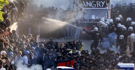 Neredi u Hamburgu: Povrijeđeno 213 policajaca, 265 osoba privedeno