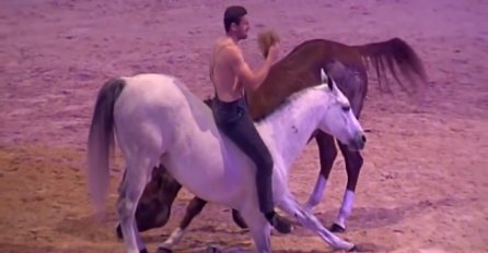 Ono što ovaj čovjek radi s konjima je nevjerovatno, nećete moći prestati gledati! (VIDEO)