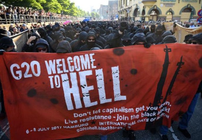 PORUKE DEMONSTRANATA IZ HAMBURGA: 'Rat je loš, ali kapitalizam ubija' (VIDEO)