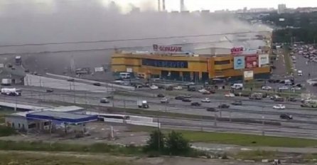 Veliki požar u tržnom centru u Moskvi: Povrijeđeno 14 osoba, među njima i dijete (VIDEO)